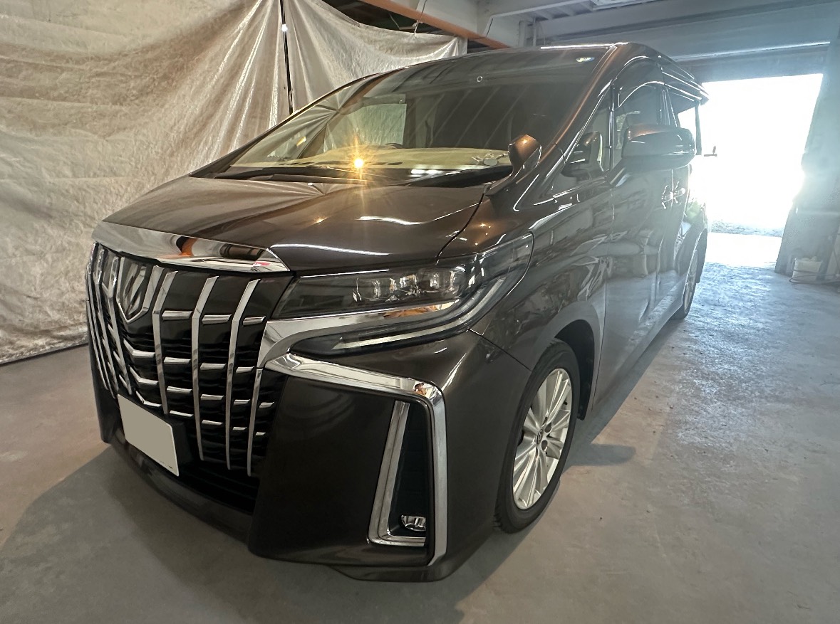 アルファードの車両写真